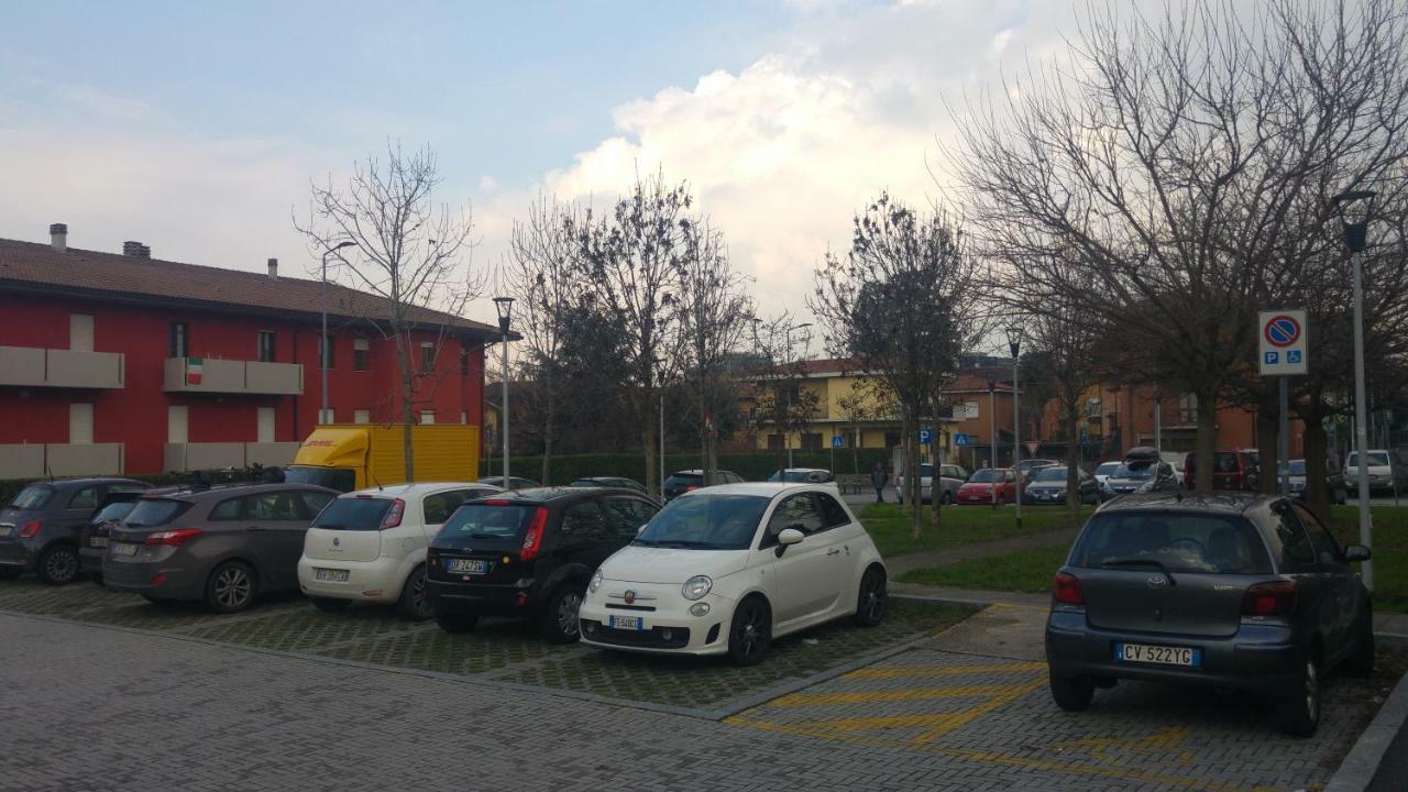 Borghello 2Level Airport Apartment แบร์กาโม ภายนอก รูปภาพ